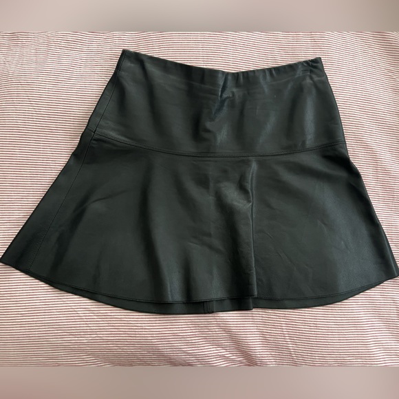 VINCE - Leather Mini skirt - Picture 3 of 5